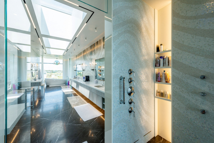 Penny Hutner House (US)