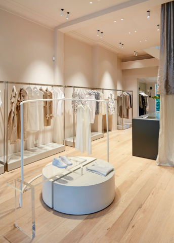 Viktoria + Woods Boutique (AU)